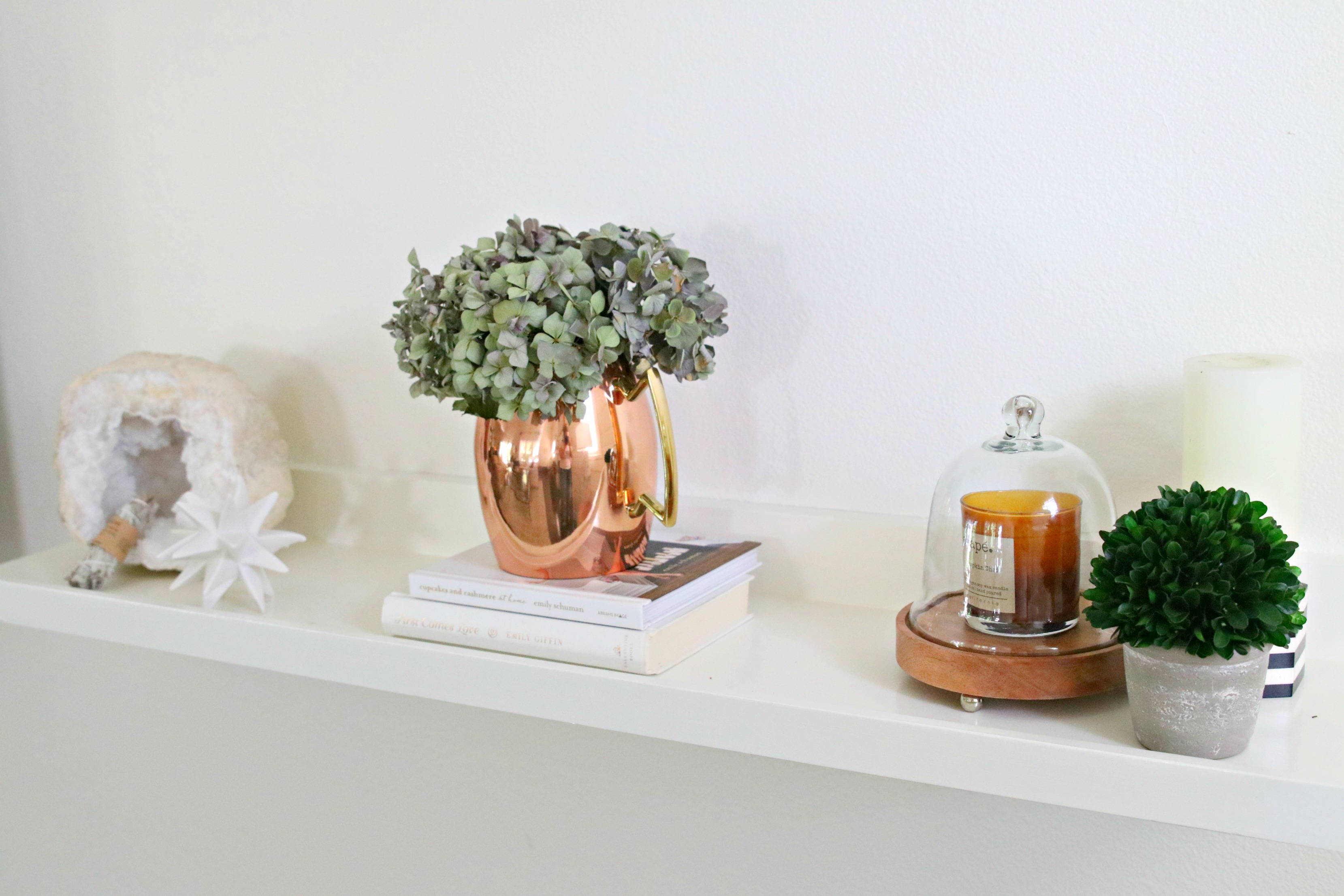 fall farmhouse shelf styling