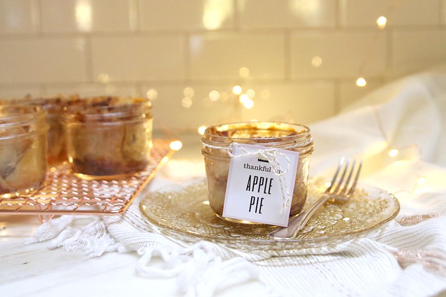 torte di mele in un barattolo