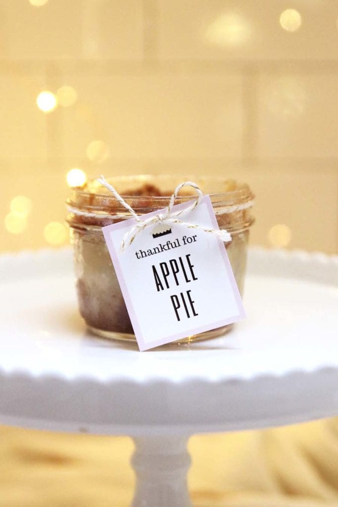 Mini Mason Jar Apple Pies