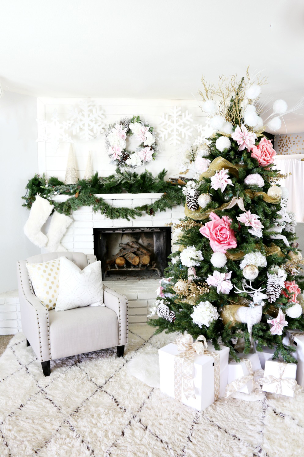 10 Inspiring Ideas How to Decorate Your Christmas Tree