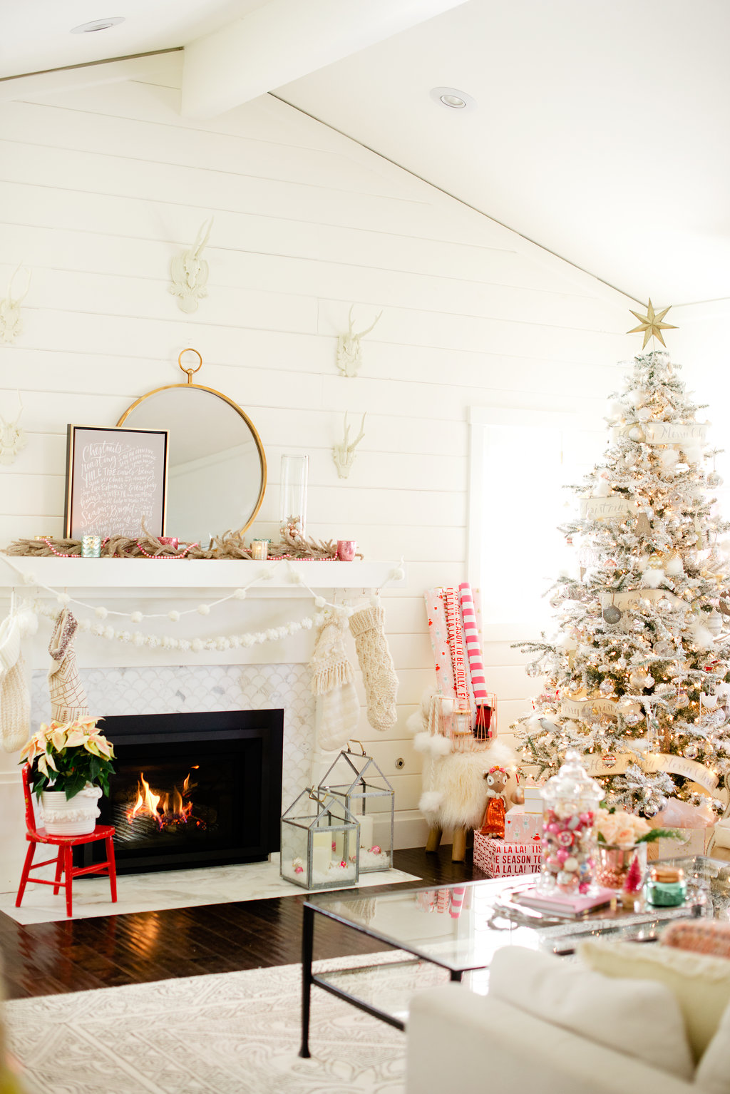 Holiday Home Tour - A Very Vintage Christmas
