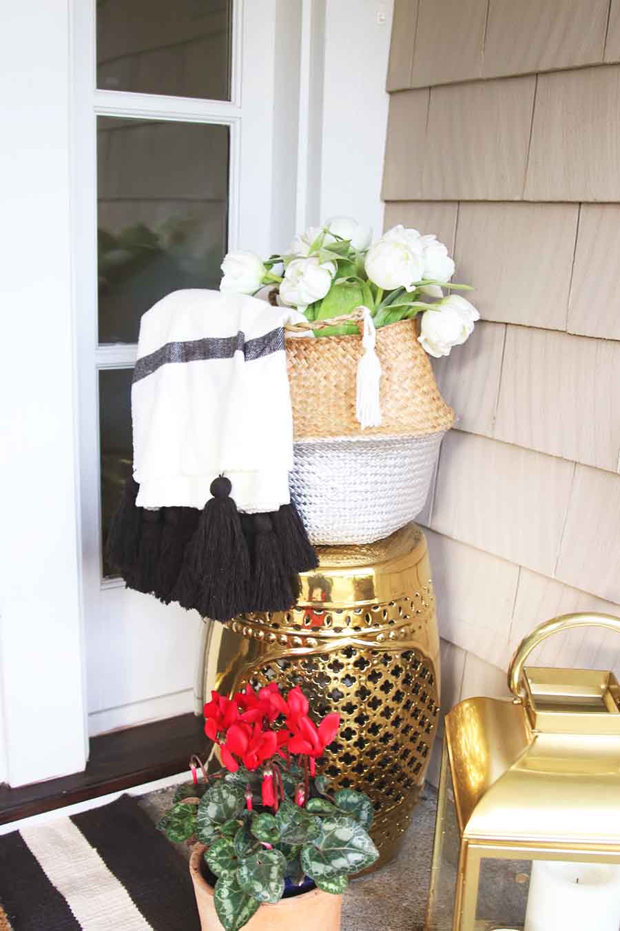 https://www.modern-glam.com/wp-content/uploads/2018/02/frontporch5.jpg