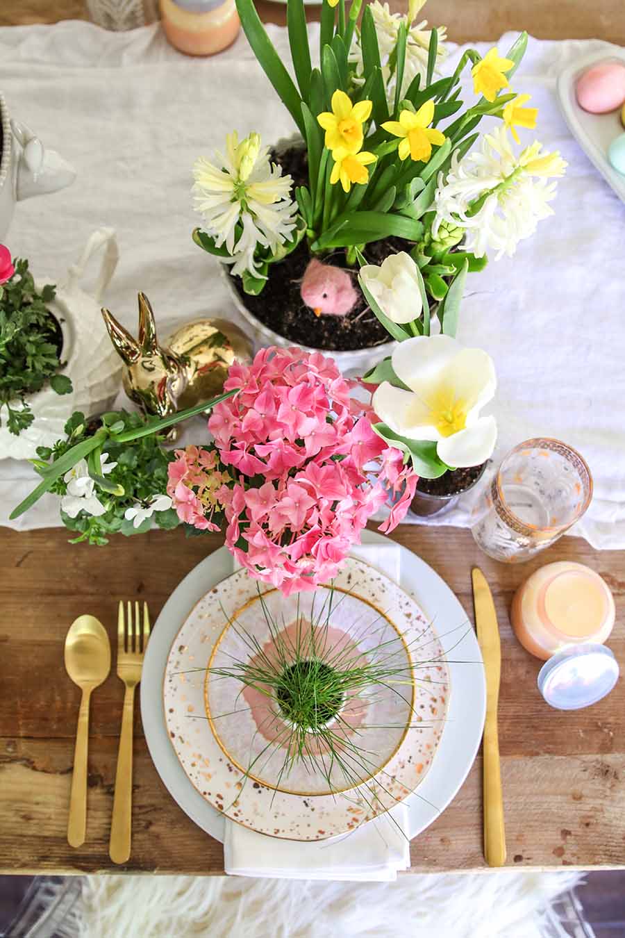 A Simple and Fresh Easter Table