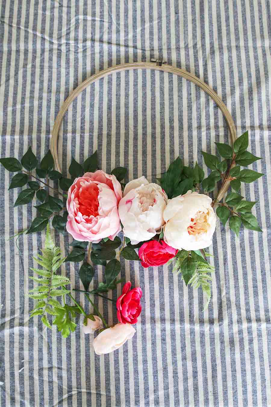 DIY Modern Wreath Tutorial 