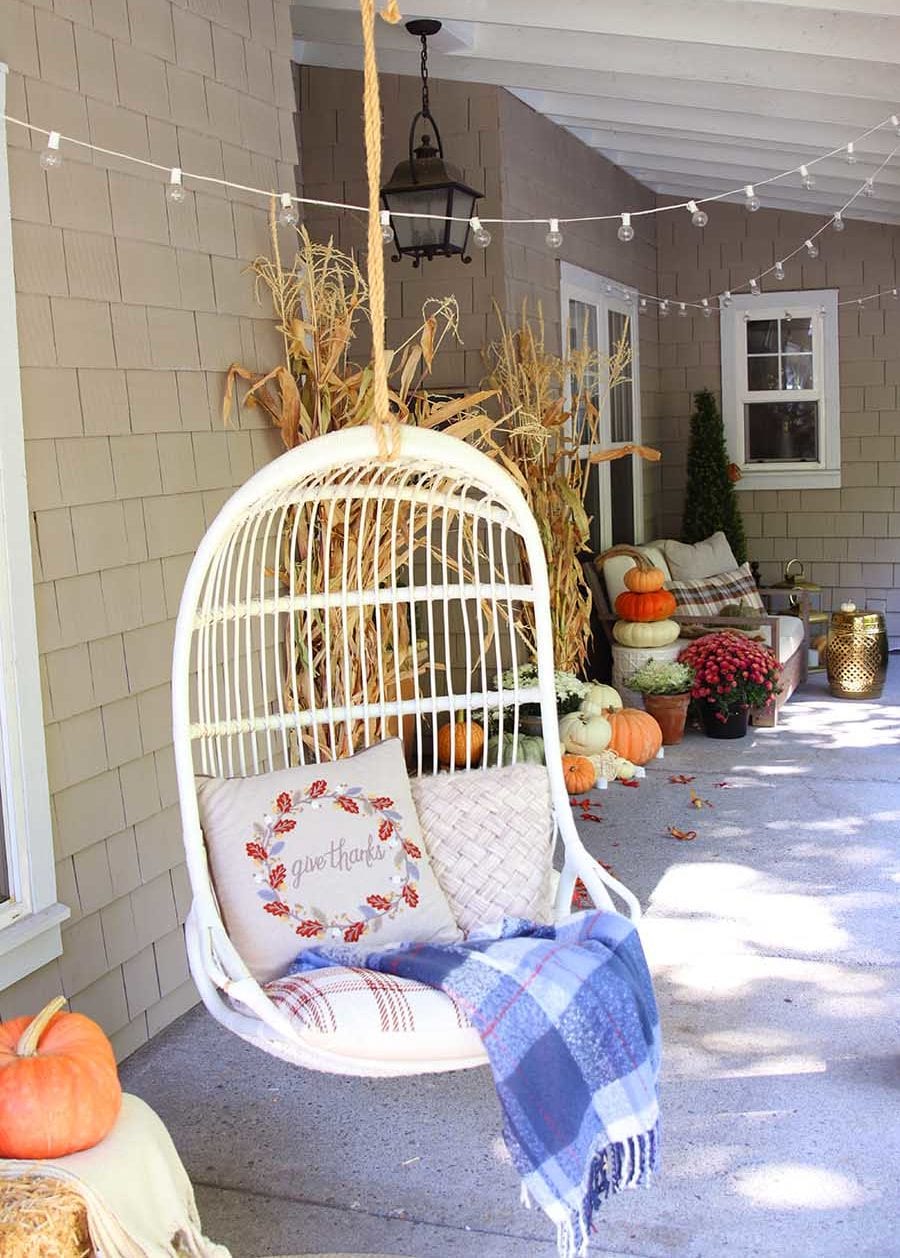 how to decorate with pumpkins