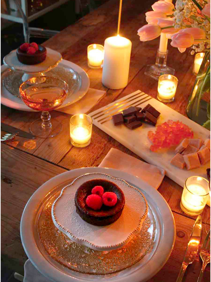 Valentine S Day Table Candlelit Dinner For Two Modern Glam