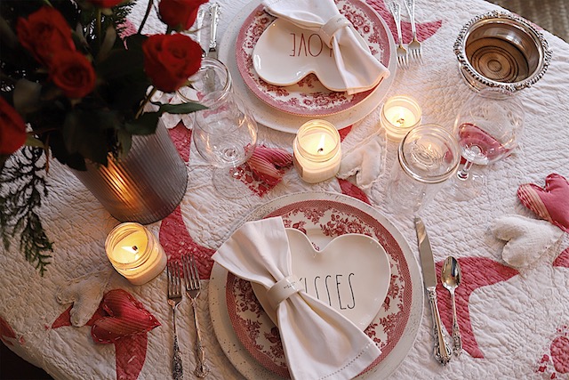 Valentine's Day Table: Candlelit Dinner for Two - Modern Glam