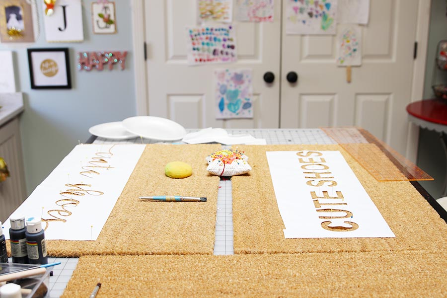 Make a Cute DIY Doormat in Three Easy Steps! - DIY Candy