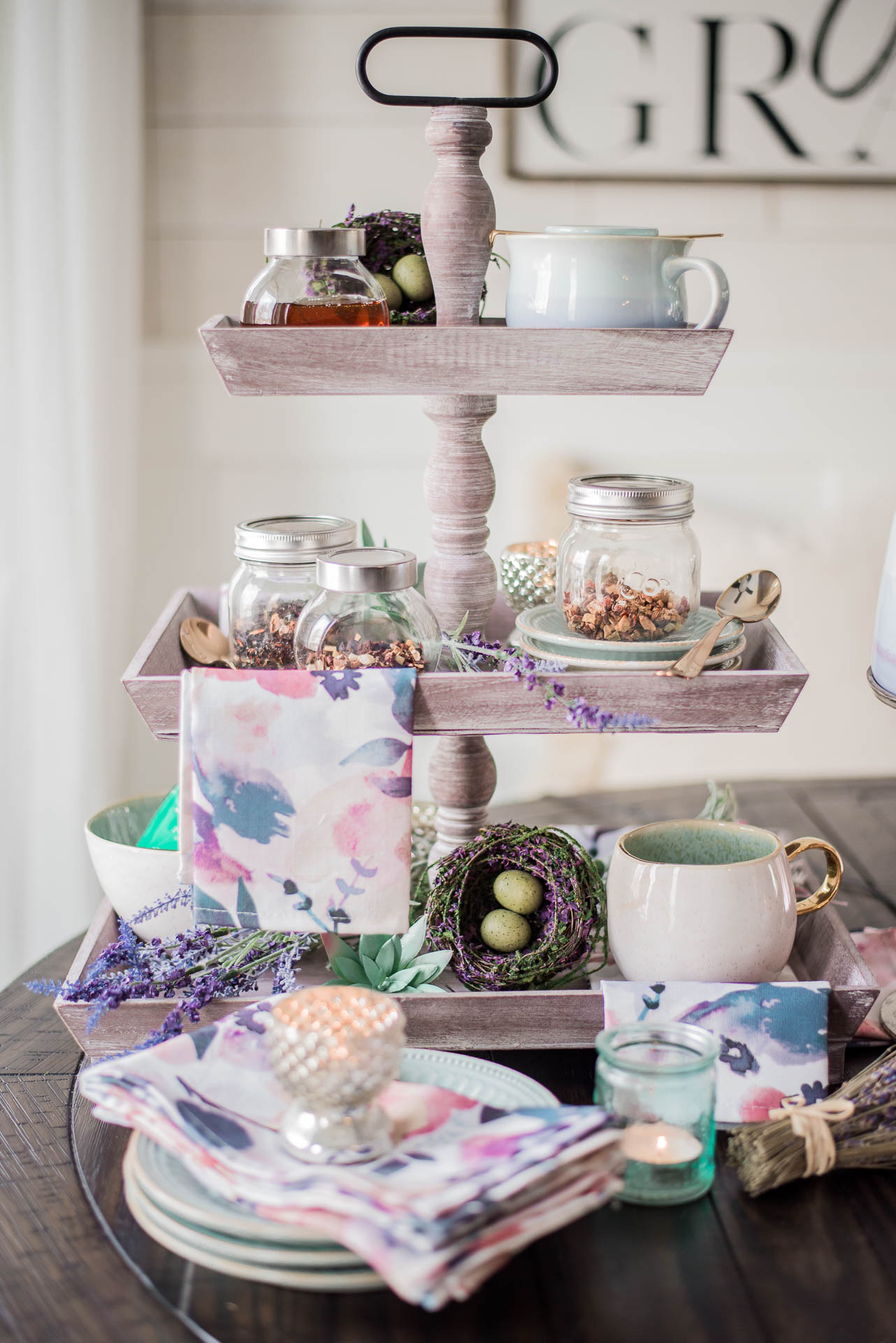 decorating with cake stands