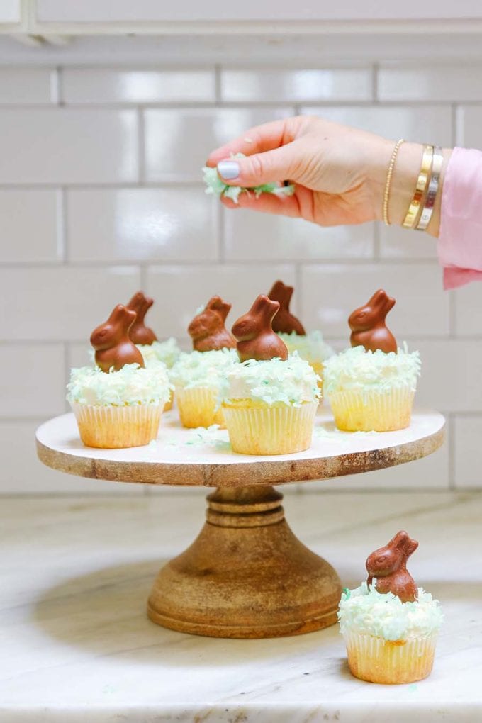 easter cupcakes with bunnies