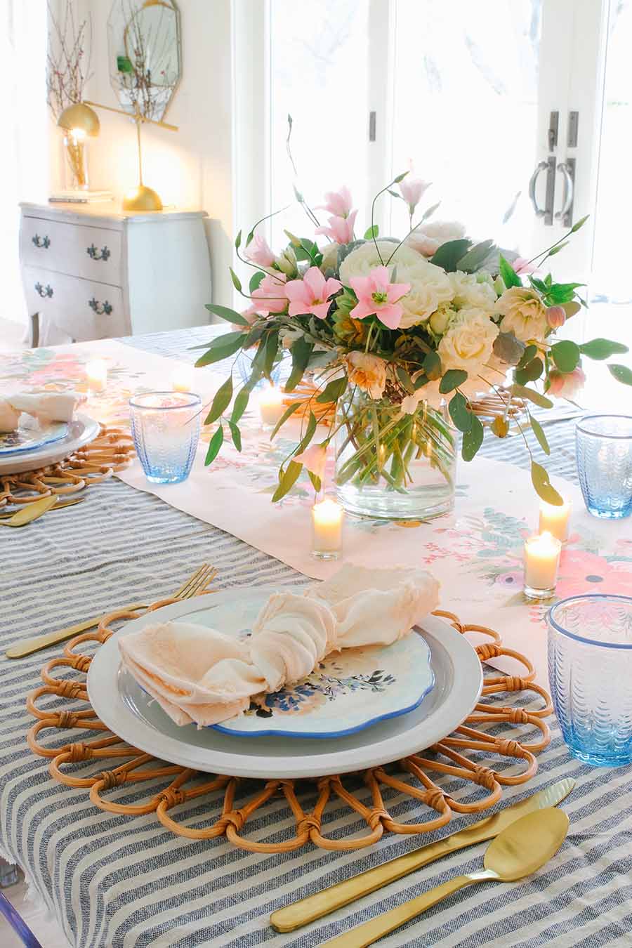 spring brunch table decor