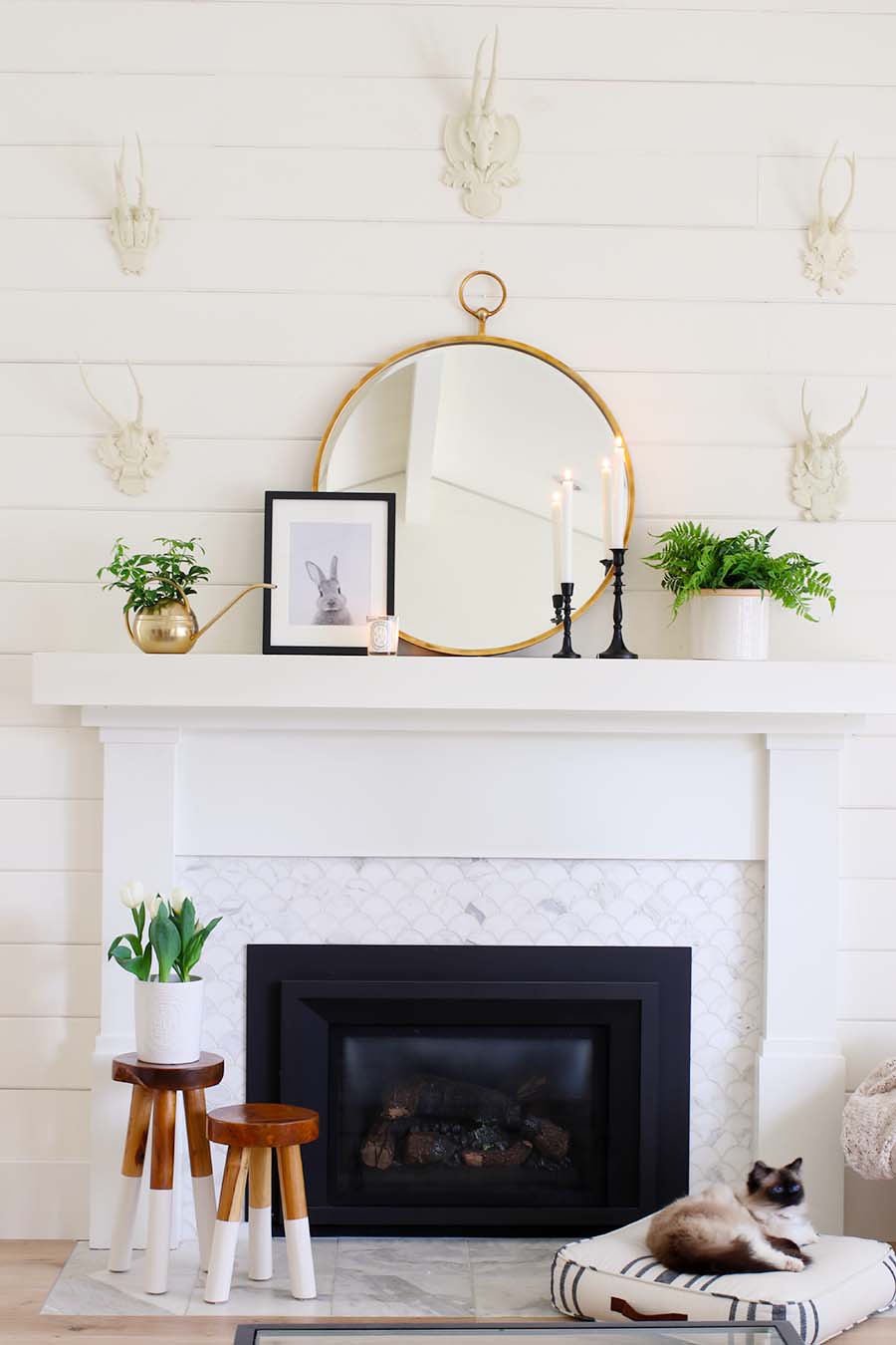 Simple Mantel Decor