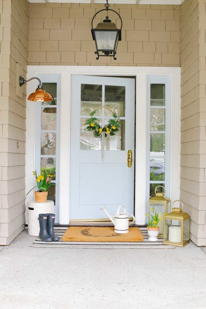 Easy Spring Front Porch Makeover Ideas HOW TO LAYER FRONT DOOR