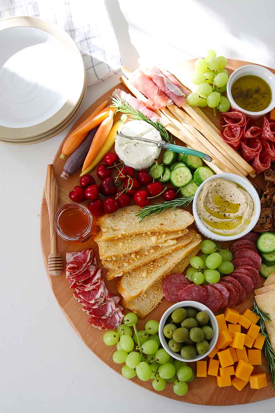 How to Make A Charcuterie Board - Modern Glam - Entertaining