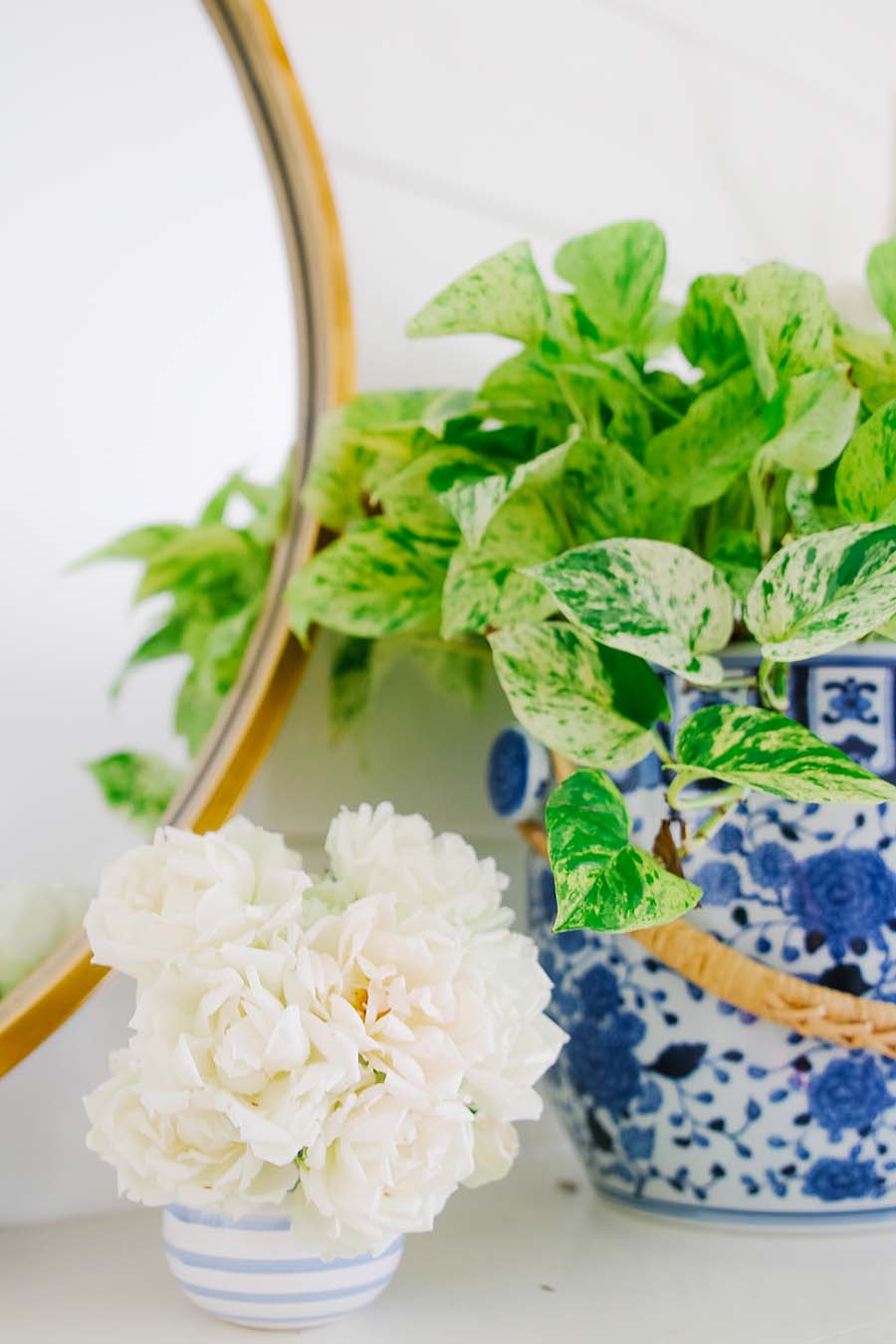 summer mantel decor in blue and white