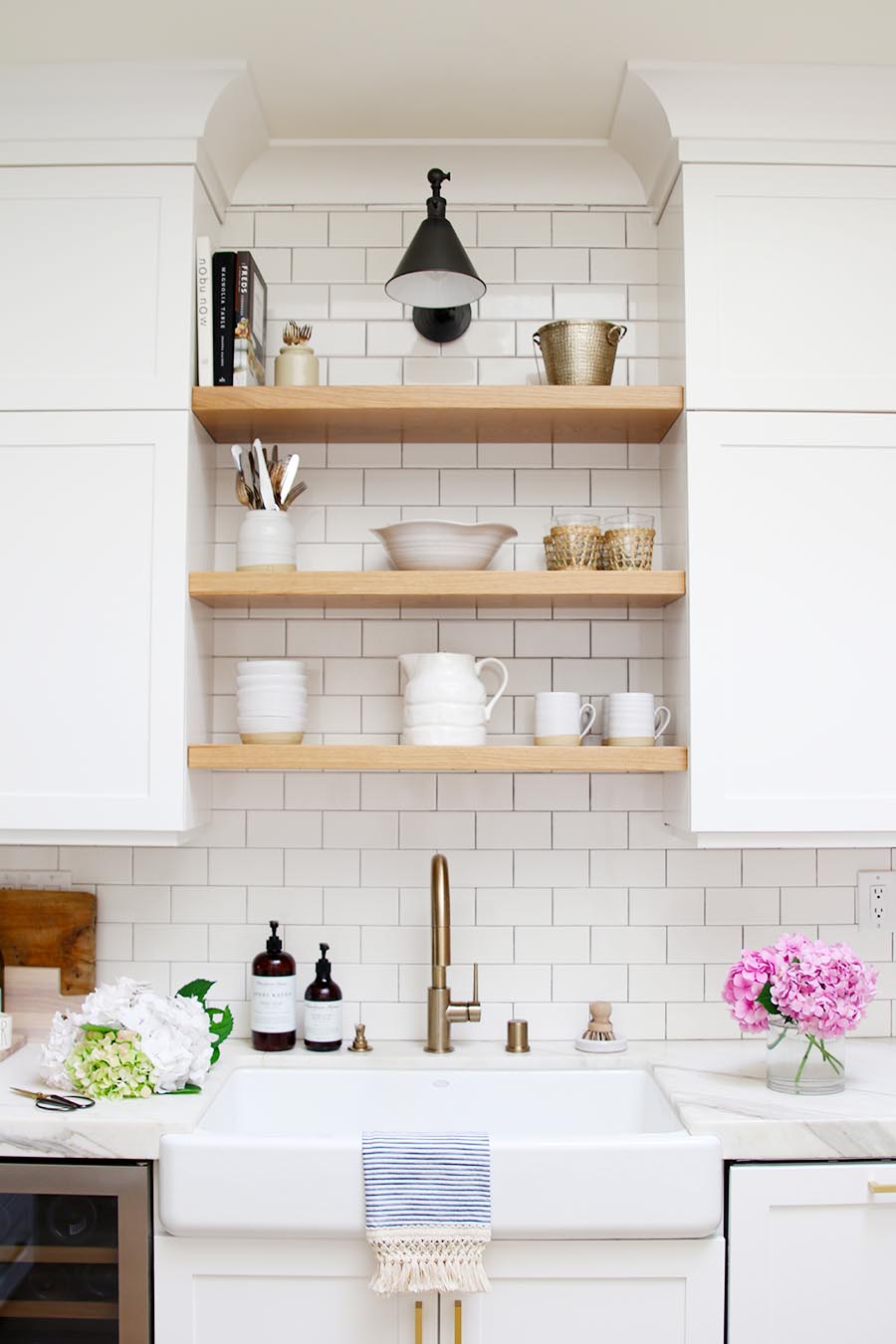 modern farmhouse kitchen sink