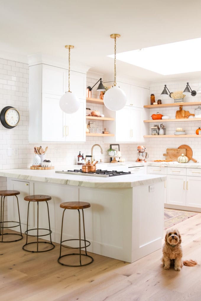 https://www.modern-glam.com/wp-content/uploads/2019/09/cozyfallkitchen-1-16-680x1020.jpg