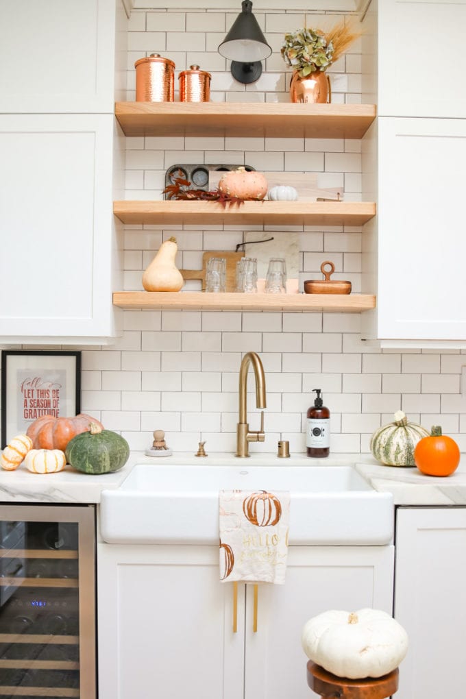 modern farmhouse fall kitchen decor