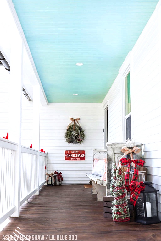 Farmhouse Christmas decor