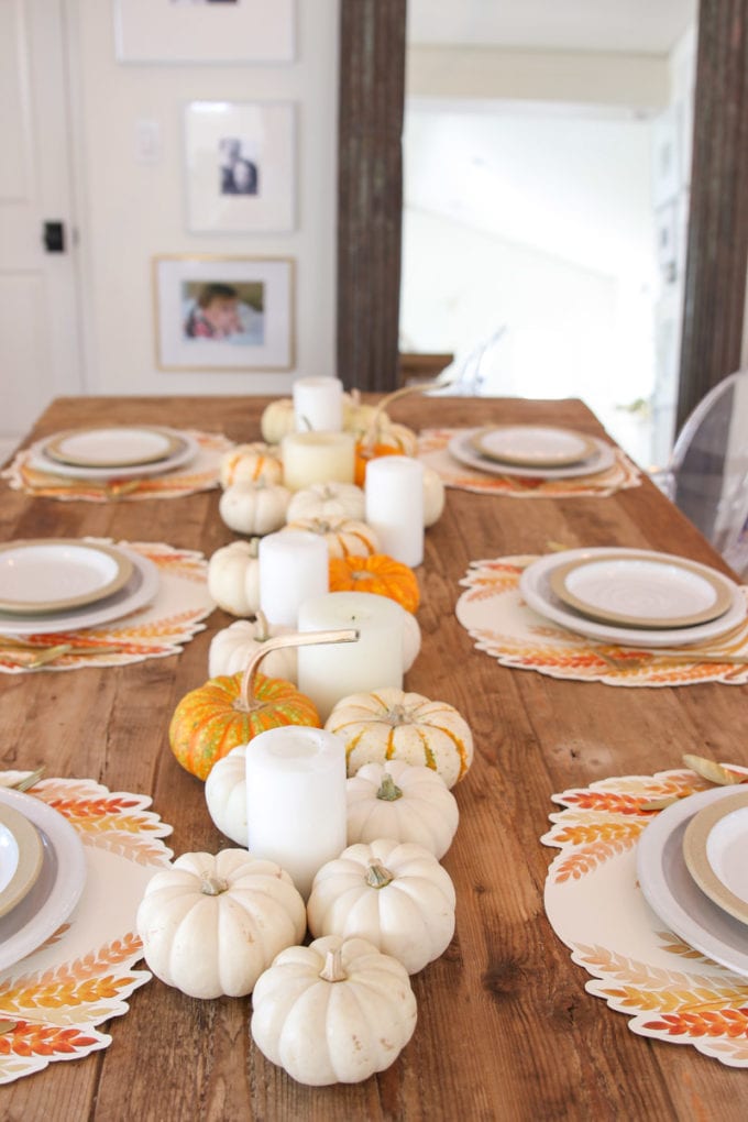 https://www.modern-glam.com/wp-content/uploads/2019/10/thanksgivingtablesetting-1-19-680x1020.jpg