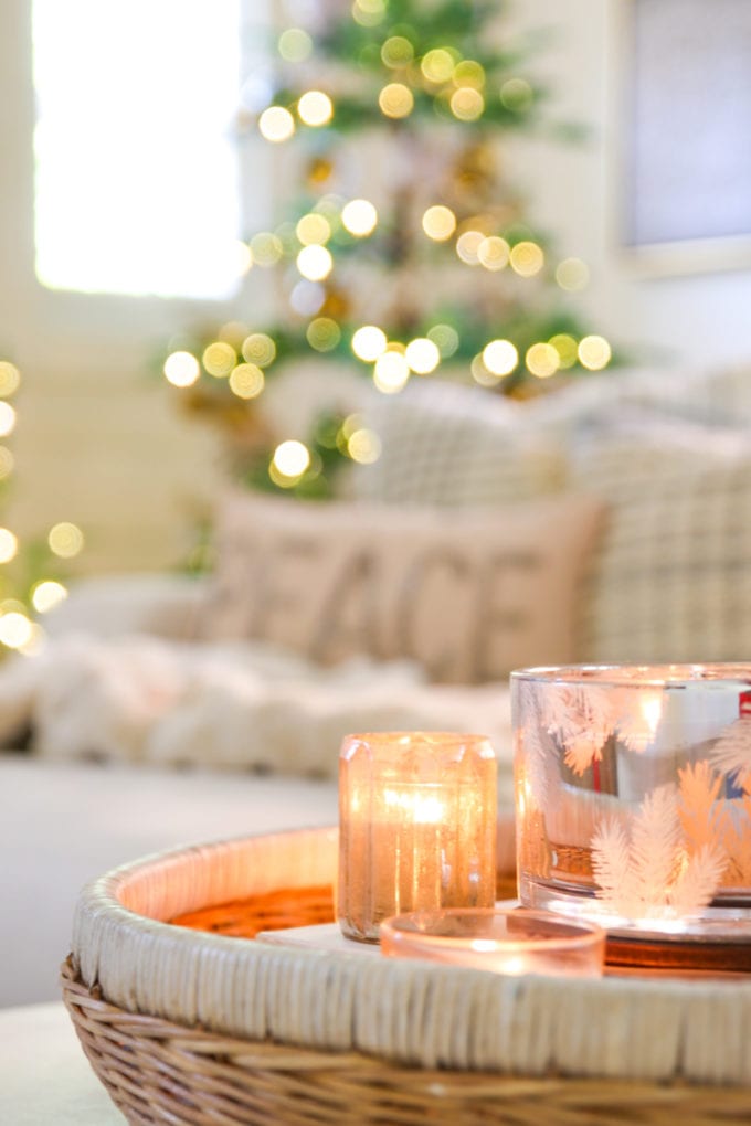 modern farmhouse holiday decor