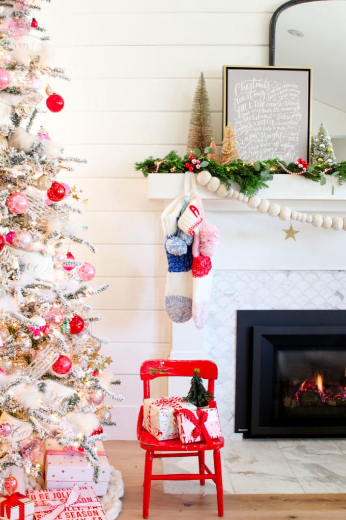 modern christmas mantel decor ideas