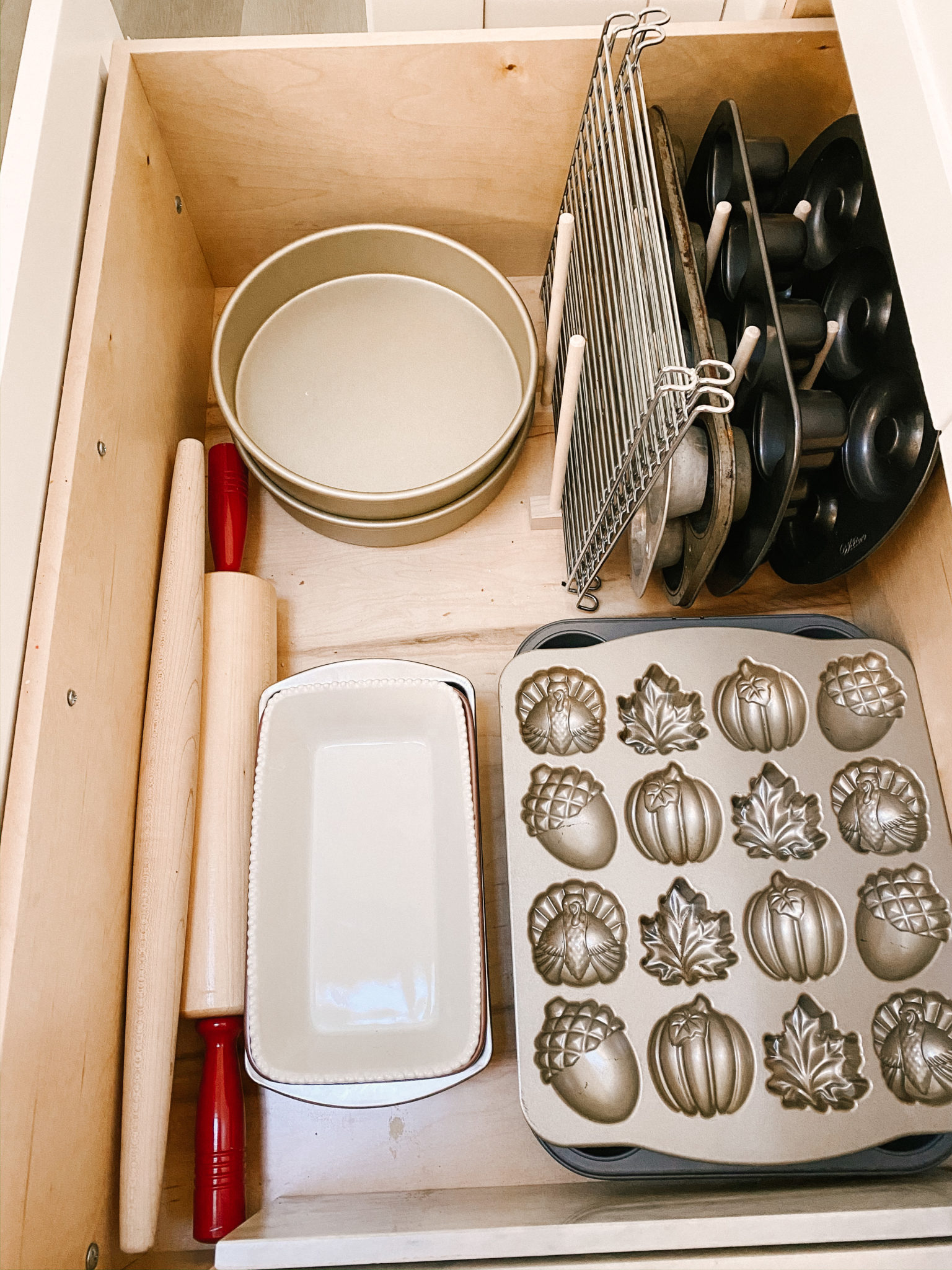 deep kitchen drawer organization