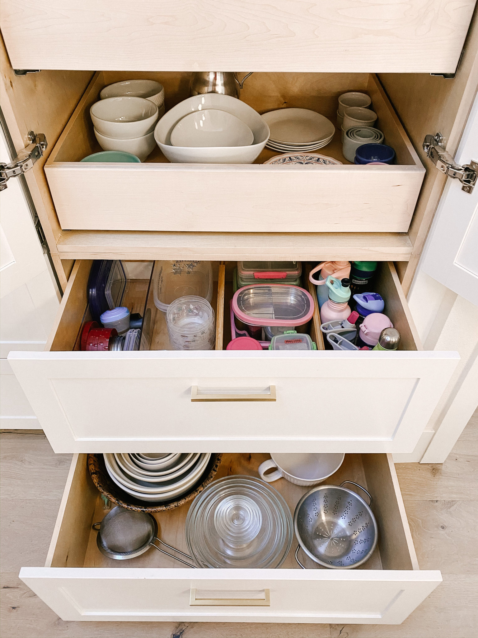 kitchen cabinet organizing ideas