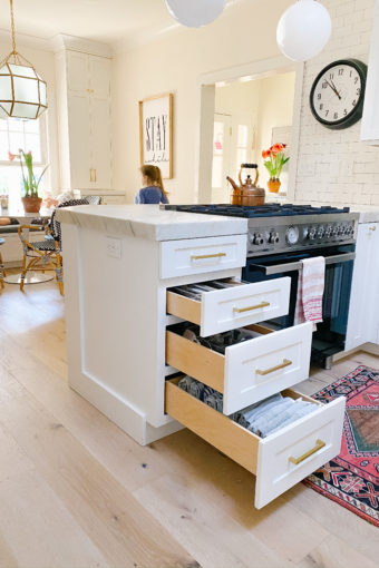 how to organize kitchen drawers