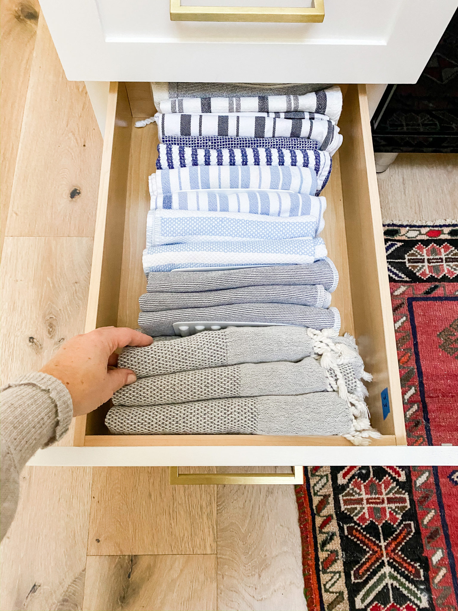 how to organize drawers