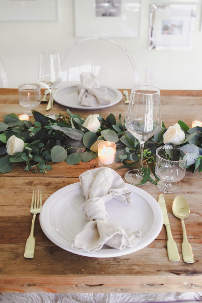 Simple And Romantic Spring Table - Modern Glam