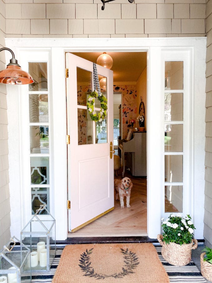 Easy Spring Front Porch Makeover Ideas HOW TO LAYER FRONT DOOR