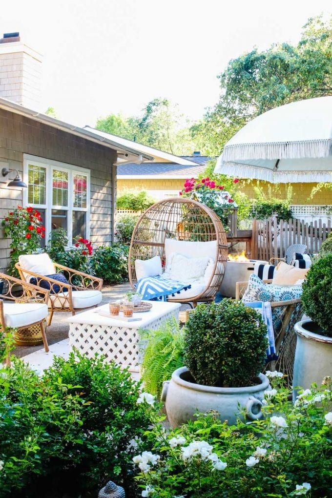 how to create an outdoor room