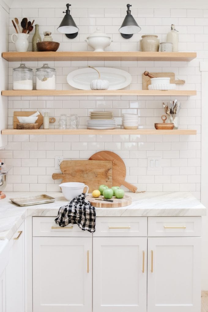 https://www.modern-glam.com/wp-content/uploads/2020/09/fall-kitchen-1-12-680x1020.jpg