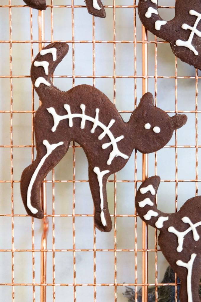 black cat skeleton cookies