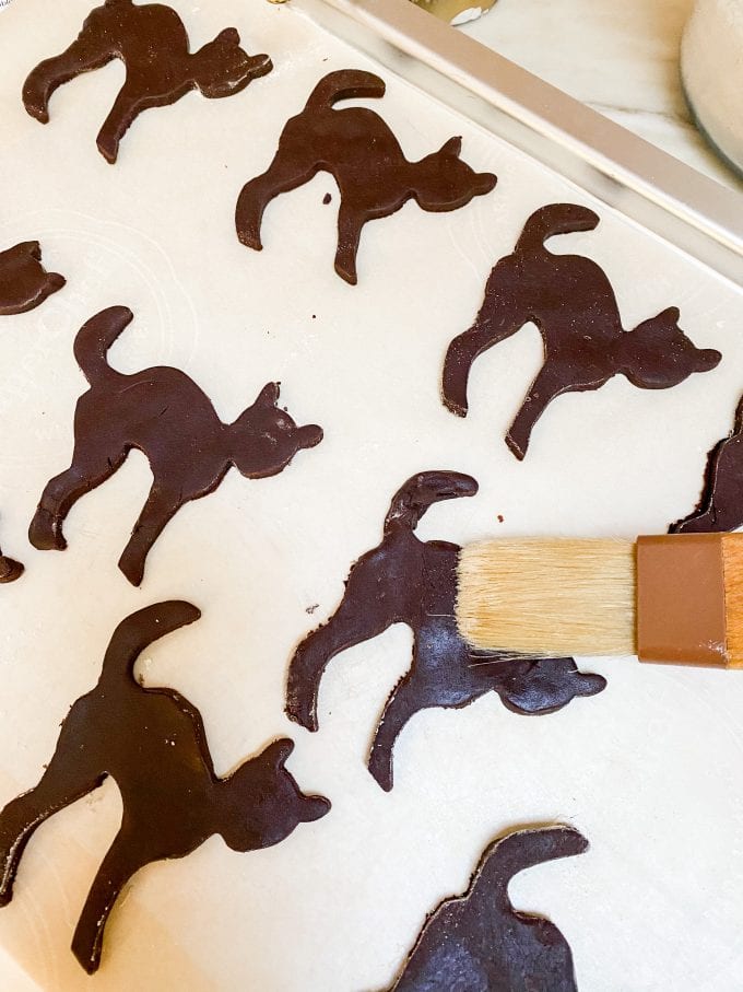 black cat skeleton cookies