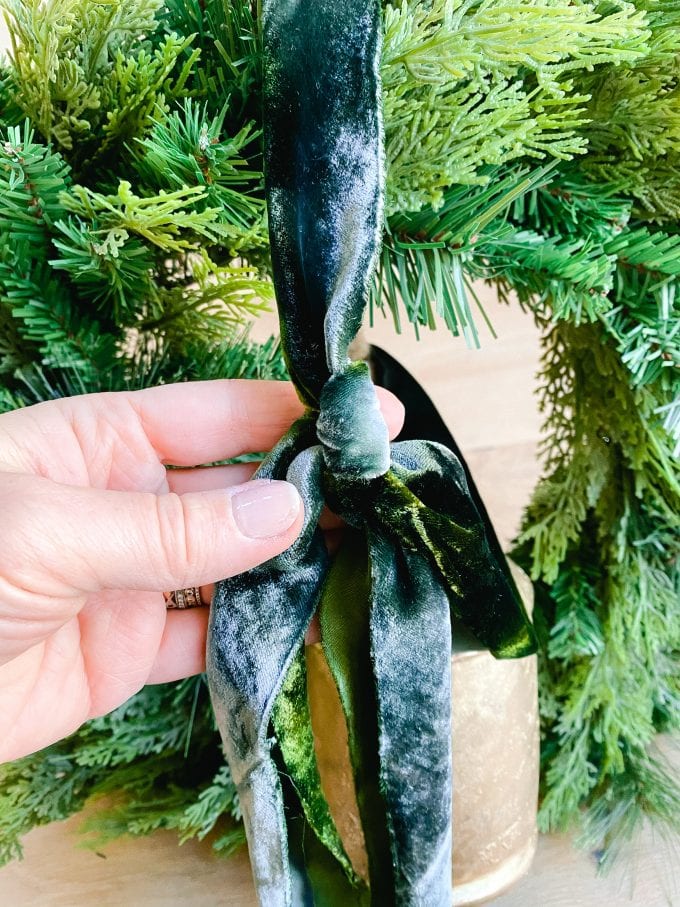 how to add a velvet ribbon to a wreath