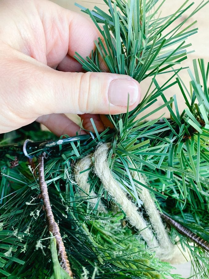 minimalist christmas wreath DIY idea