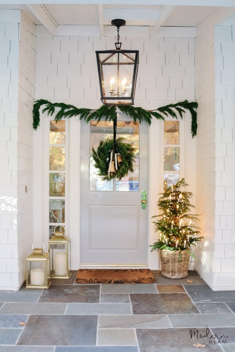 Minimalist Christmas Wreath With Bells - Modern Glam - DIY
