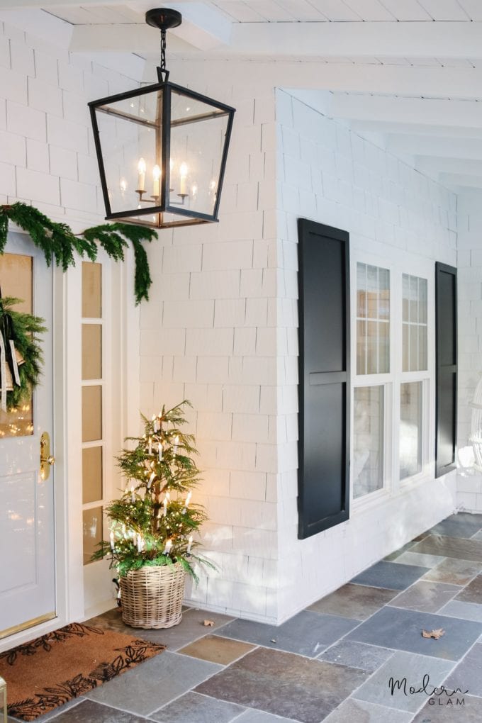 minimalist christmas porch