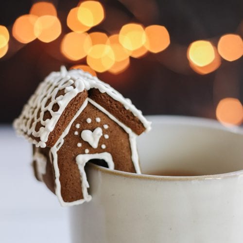 Mini Gingerbread House Mug Toppers - Modern Glam