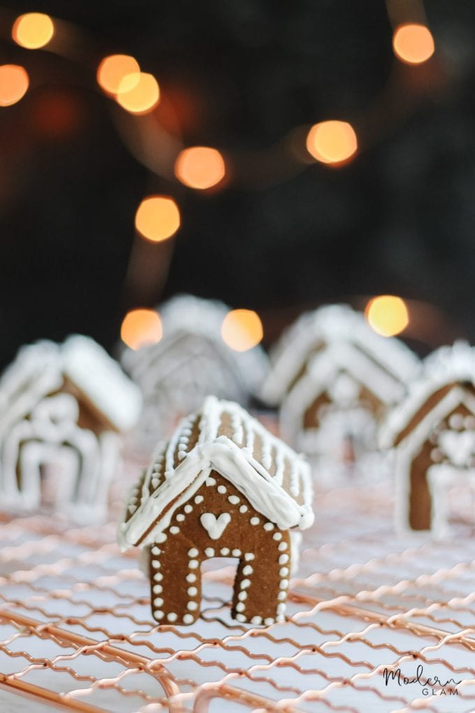 Mini Gingerbread House Mug Toppers - Modern Glam