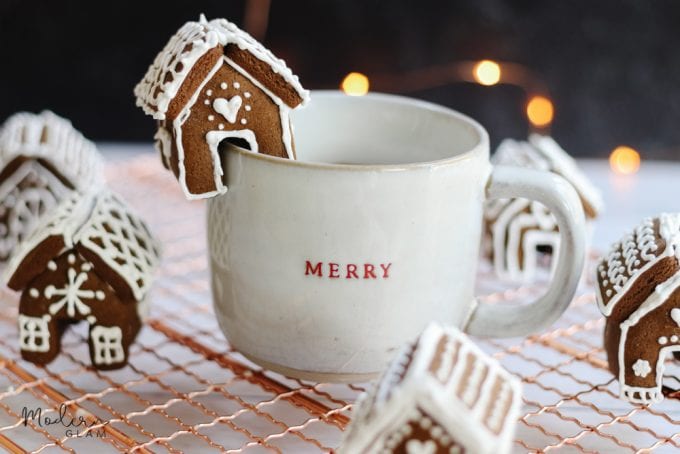 55 Best Gingerbread Houses - Pictures of Gingerbread House Design Ideas