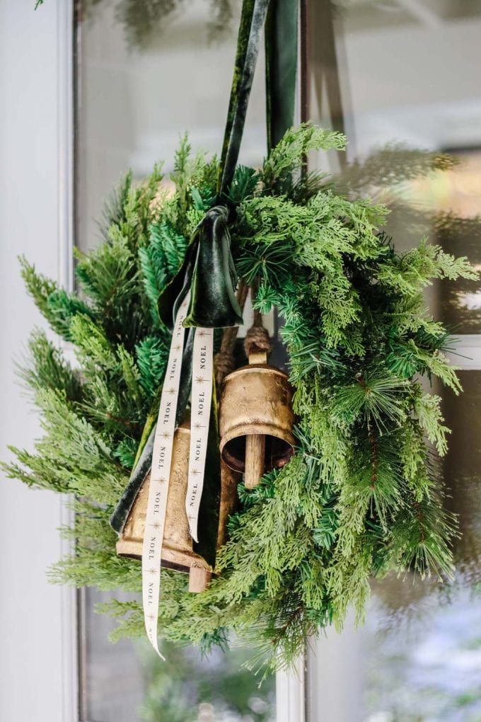 minimalist christmas wreath