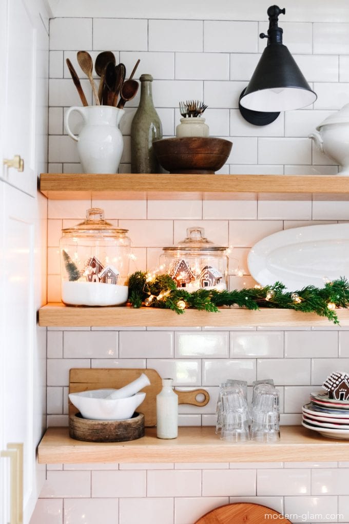 how to tastefully decorate for christmas