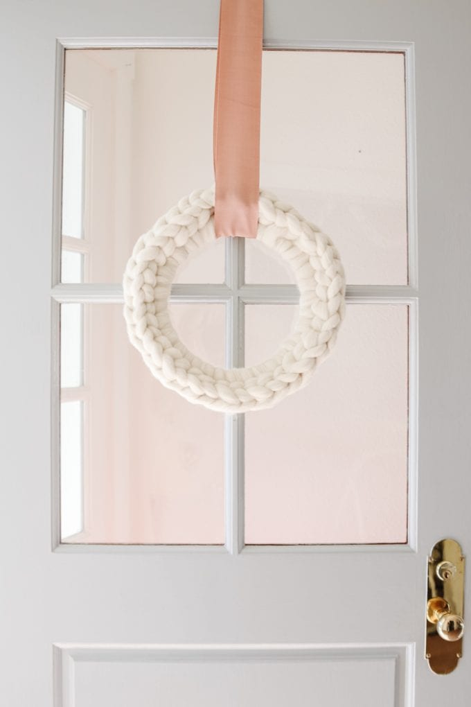 DIY chunky yarn wreath