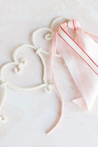 DIY valentine's day garland