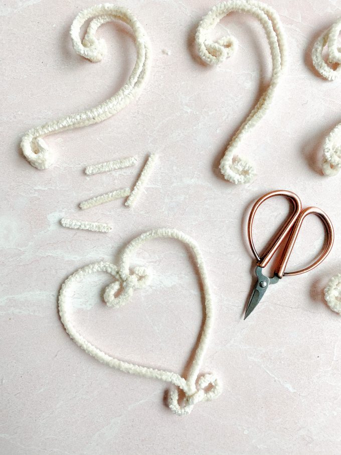 DIY valentine's day garland