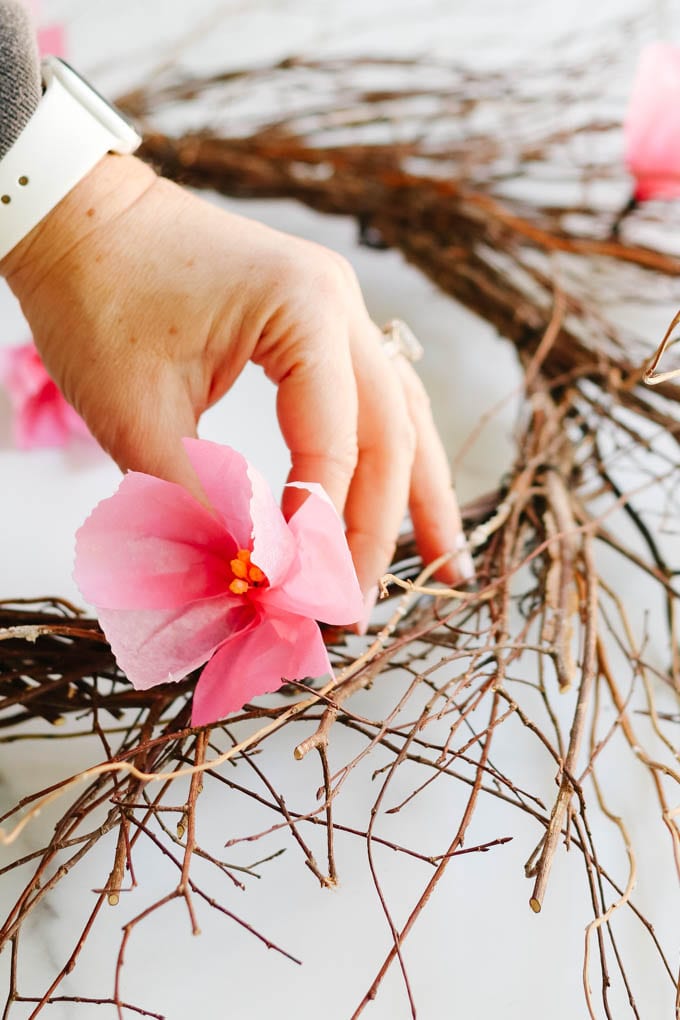 minimal wreath with flowers