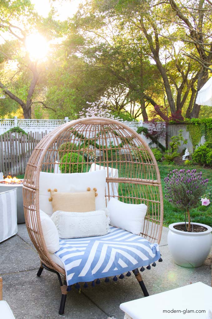 how to create and outdoor living space